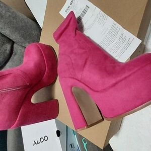 Steve Madden Women's Pink Ankle Boots 7